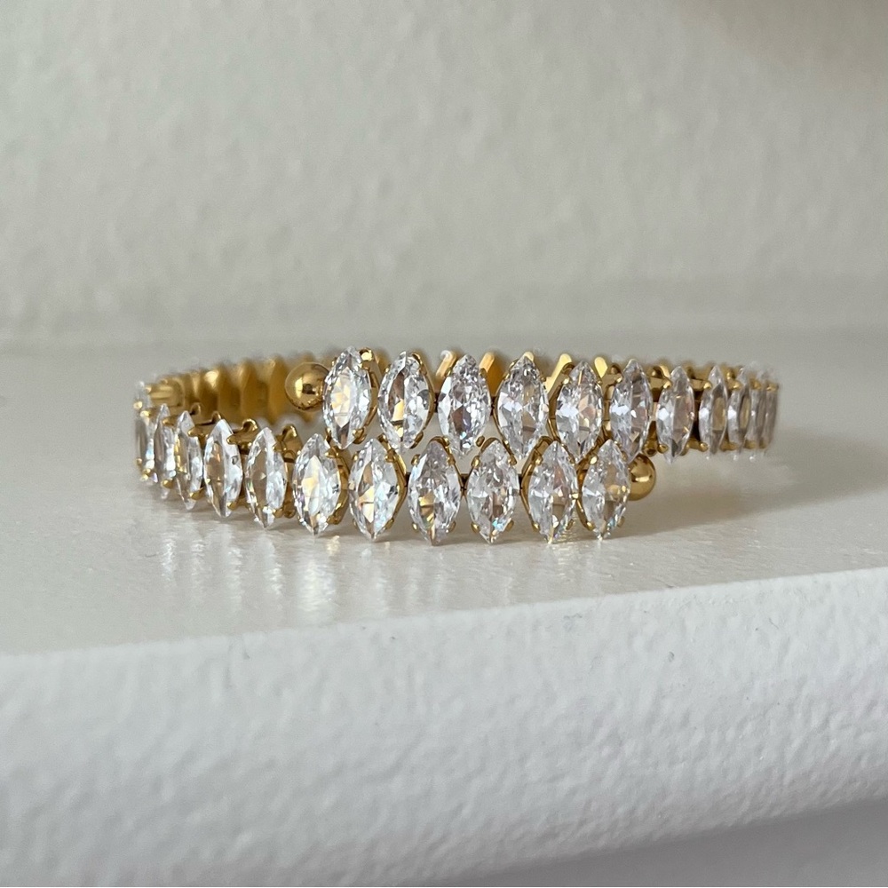 Beautiful Bracelet Style Bangle